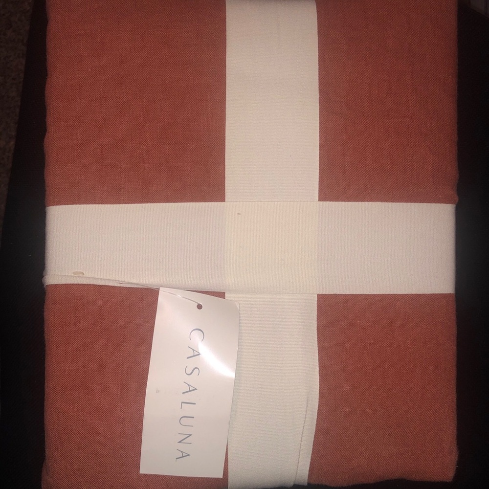 Casaluna 100% Linen Duvet Cover Set in Rust new with tags